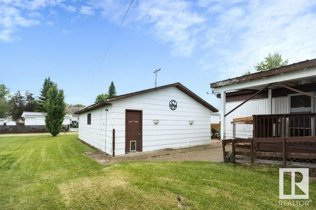 












4907 51 Avenue

,
Pickardville,




AB
T0H 1W0

