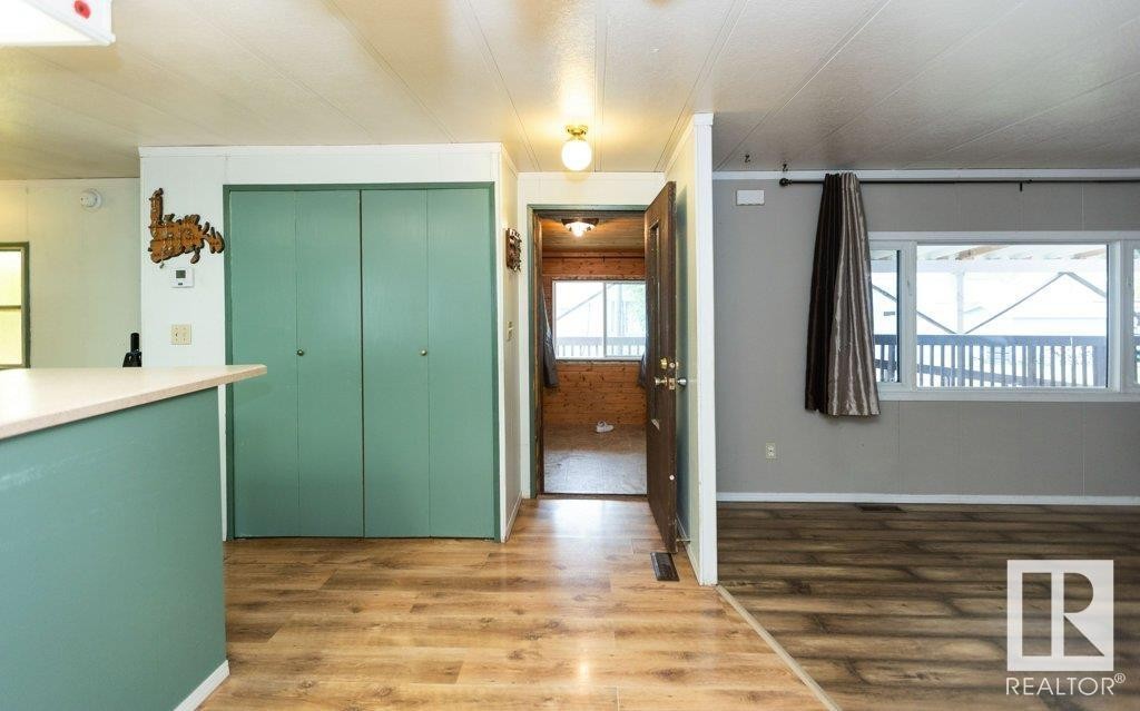 












4907 51 Avenue

,
Pickardville,




AB
T0H 1W0

