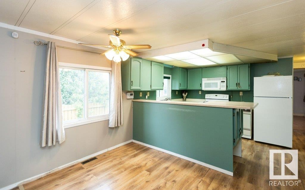 












4907 51 Avenue

,
Pickardville,




AB
T0H 1W0

