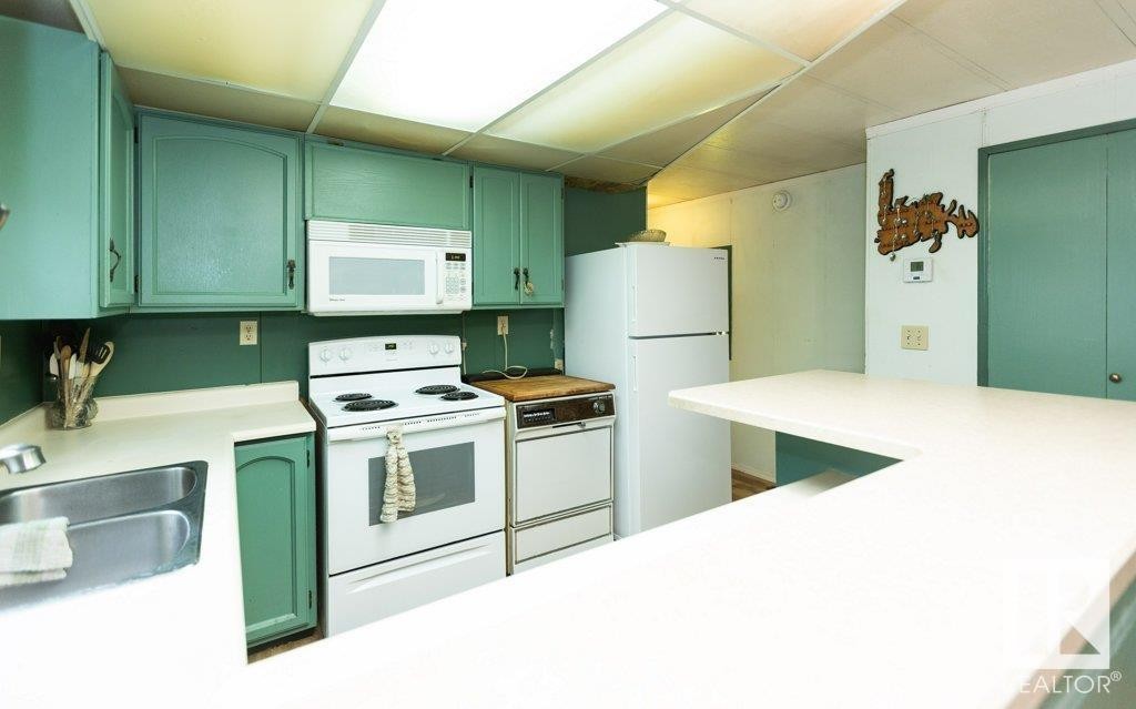 












4907 51 Avenue

,
Pickardville,




AB
T0H 1W0

