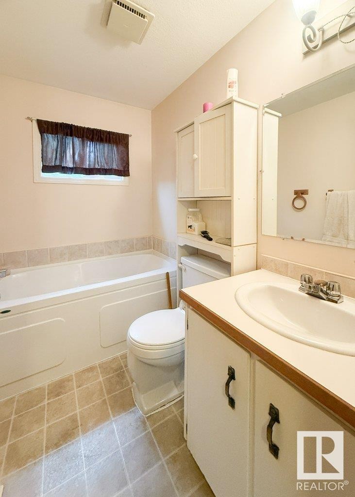 












4907 51 Avenue

,
Pickardville,




AB
T0H 1W0

