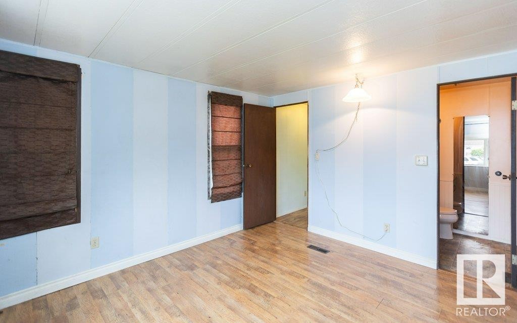 












4907 51 Avenue

,
Pickardville,




AB
T0H 1W0

