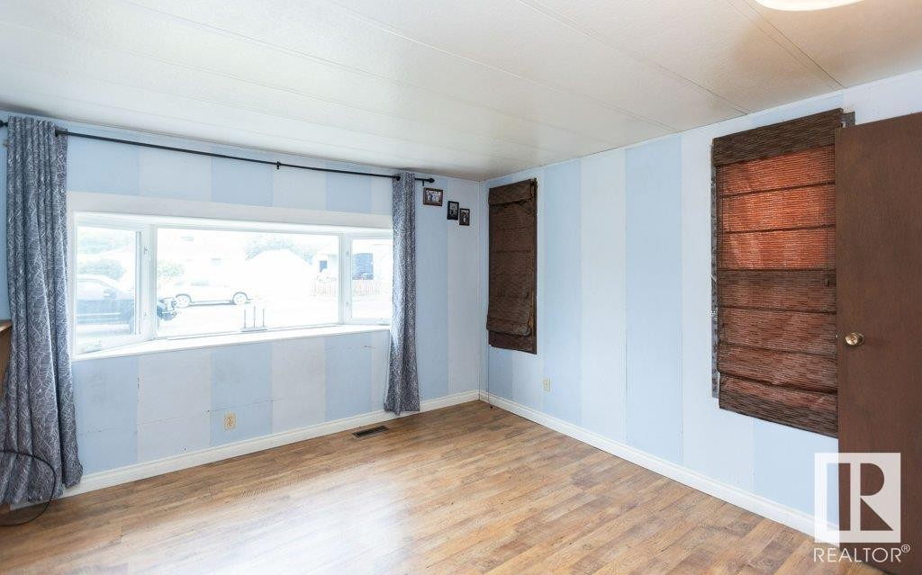 












4907 51 Avenue

,
Pickardville,




AB
T0H 1W0

