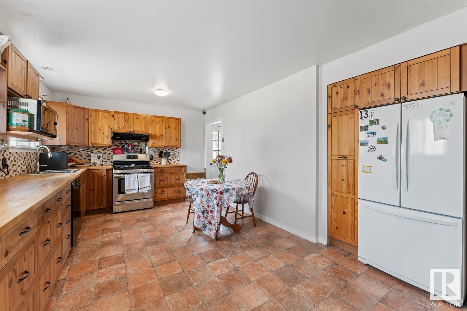 












603 12 Avenue

,
Cold Lake,




AB
T9M 1H5


