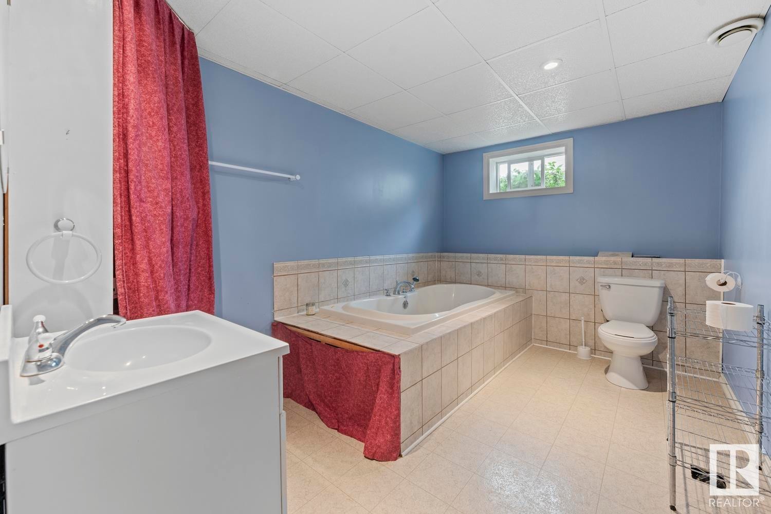 












603 12 Avenue

,
Cold Lake,




AB
T9M 1H5


