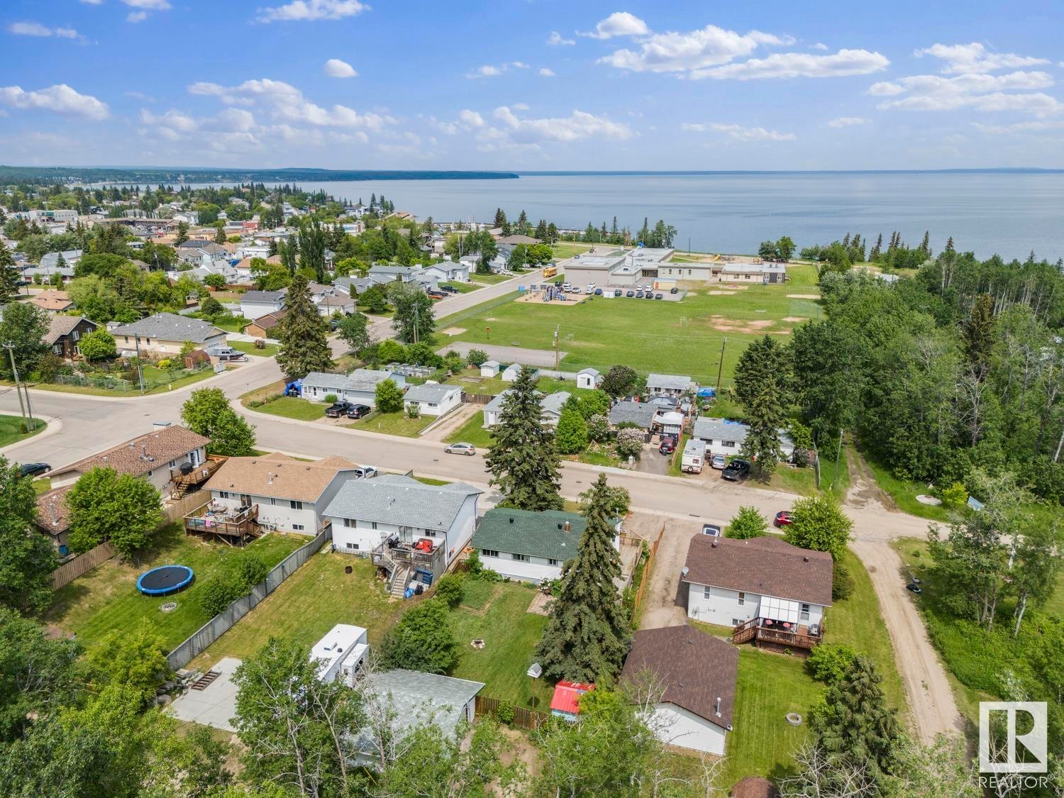 












603 12 Avenue

,
Cold Lake,




AB
T9M 1H5

