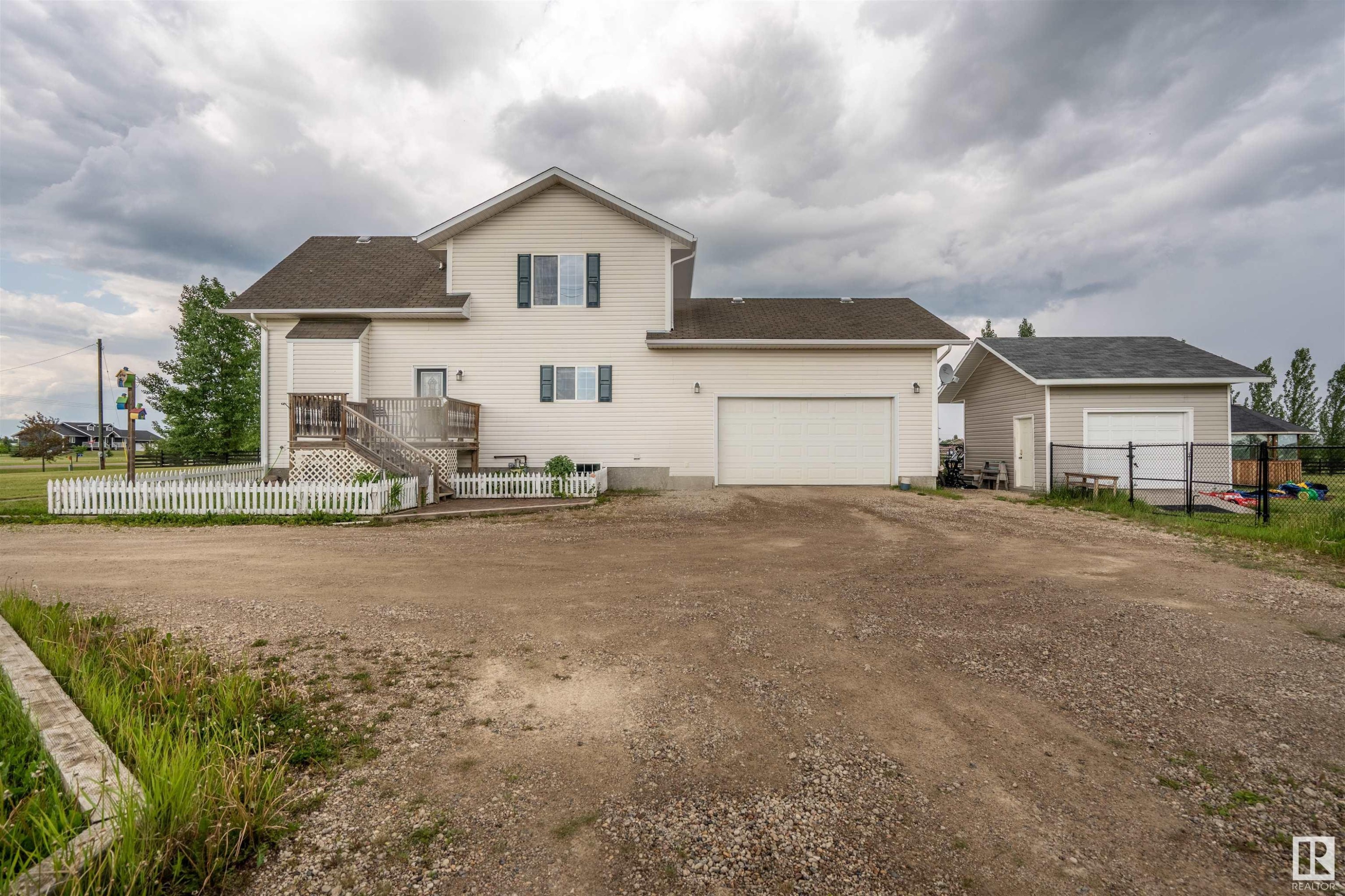 












#1 42310 Twp 632

,
Rural Bonnyville M.D.,




AB
T9M 1P2

