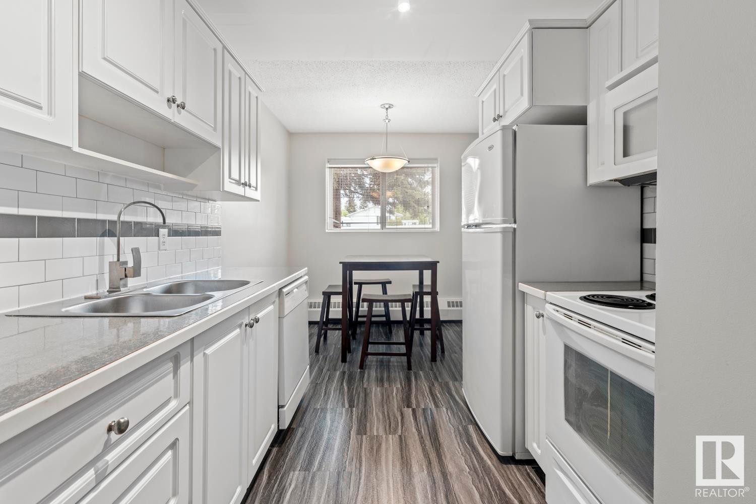












103 911 10 Street

,
Cold Lake,




AB
T9M 1J8

