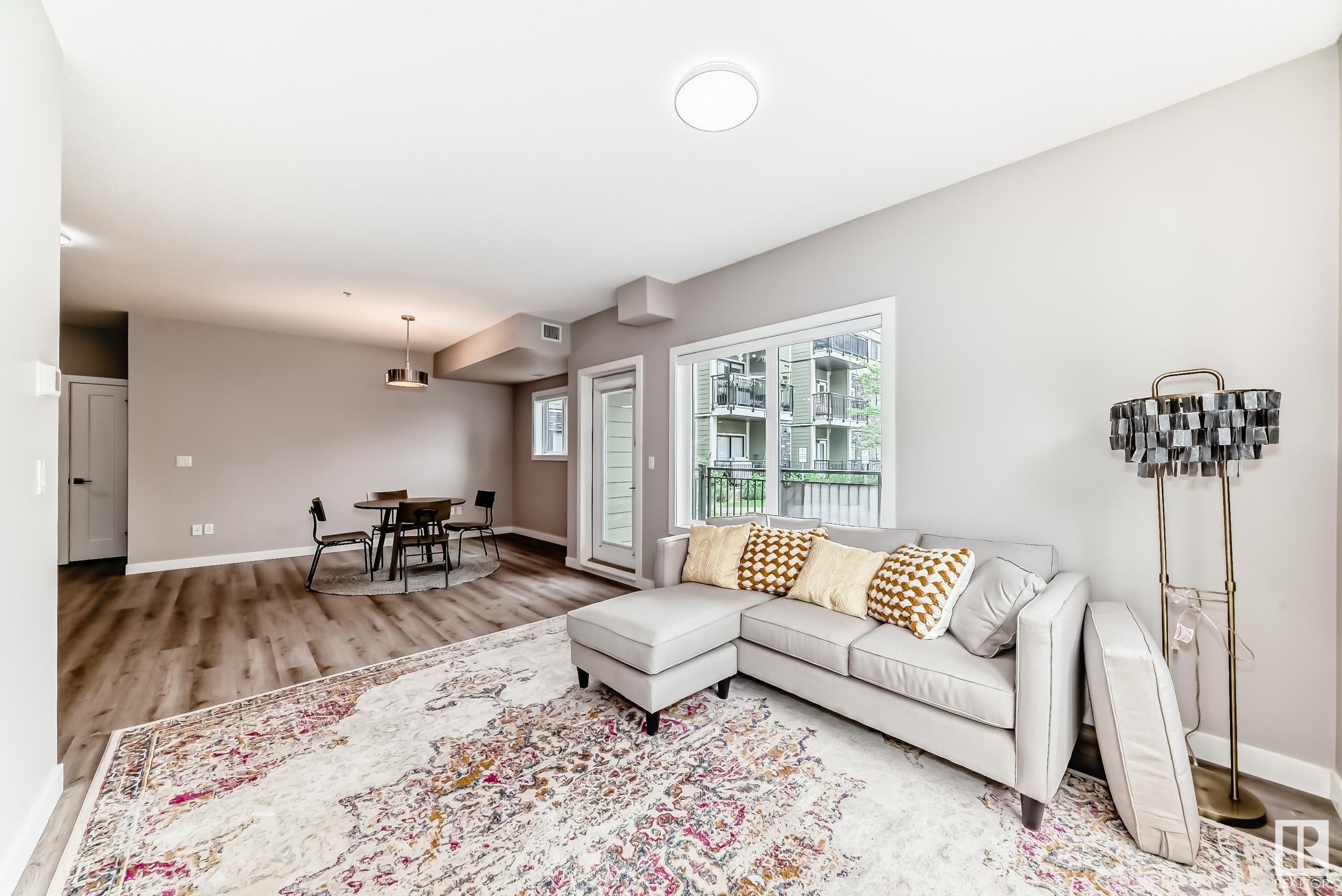 












134 560 GRIESBACH PARADE Parade

,
Edmonton,




AB
T5E 6X1

