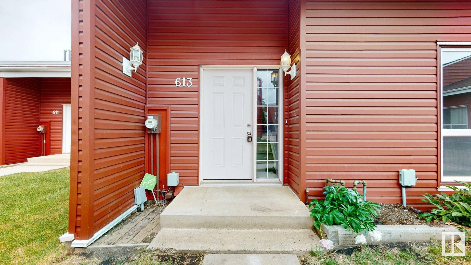 












613 MILLBOURNE Road E

,
Edmonton,




AB
T6X 3N3

