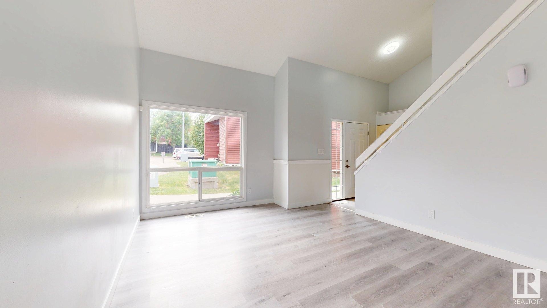 












613 MILLBOURNE Road E

,
Edmonton,




AB
T6X 3N3

