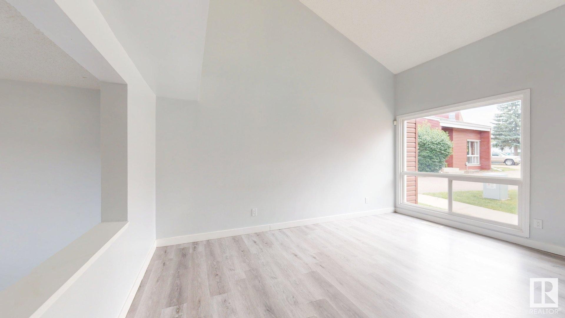 












613 MILLBOURNE Road E

,
Edmonton,




AB
T6X 3N3

