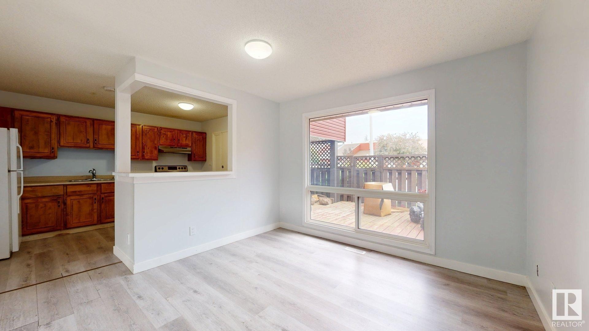 












613 MILLBOURNE Road E

,
Edmonton,




AB
T6X 3N3

