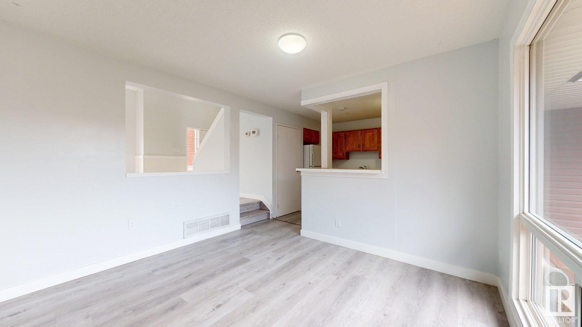 












613 MILLBOURNE Road E

,
Edmonton,




AB
T6X 3N3

