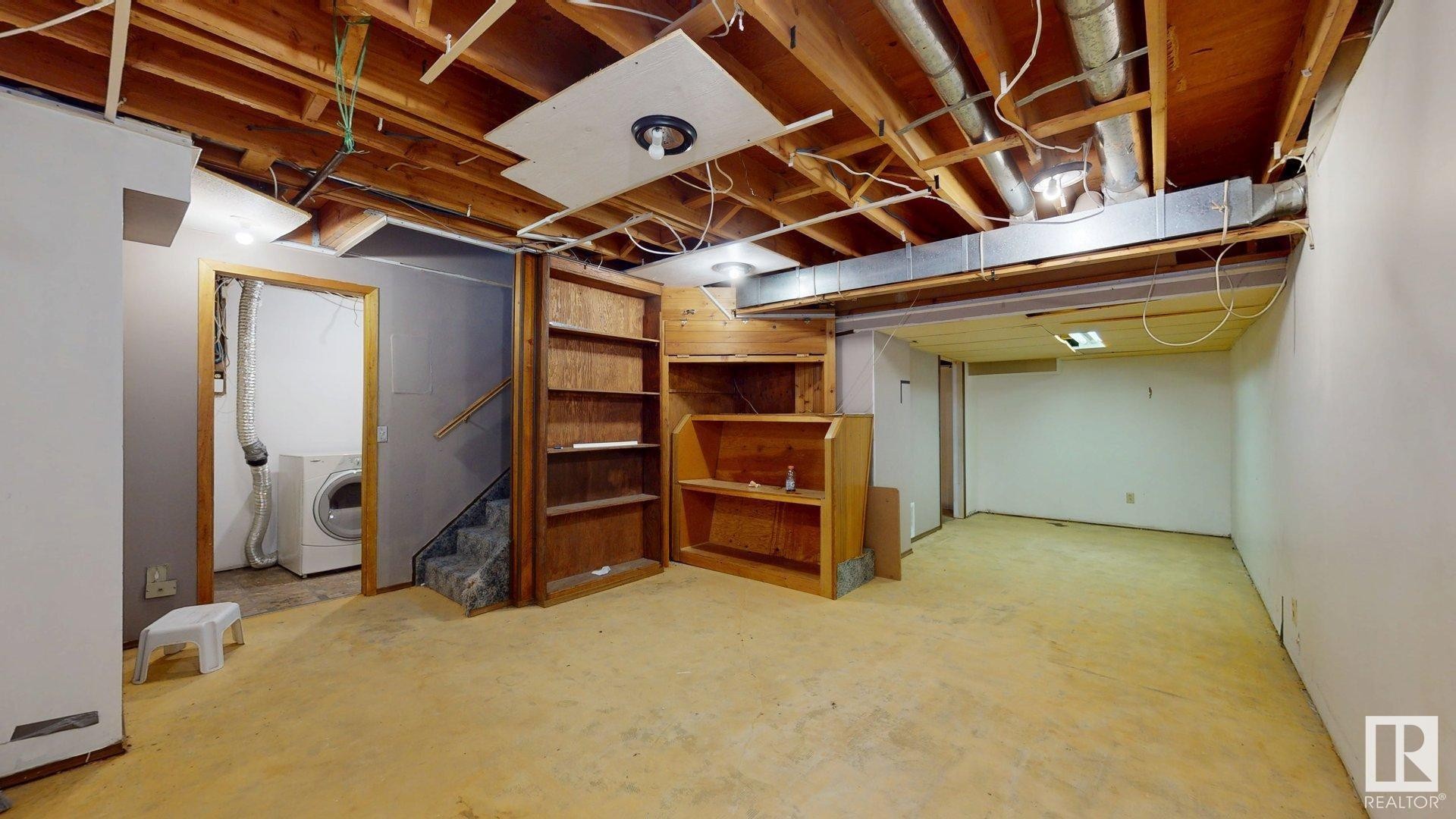 












613 MILLBOURNE Road E

,
Edmonton,




AB
T6X 3N3

