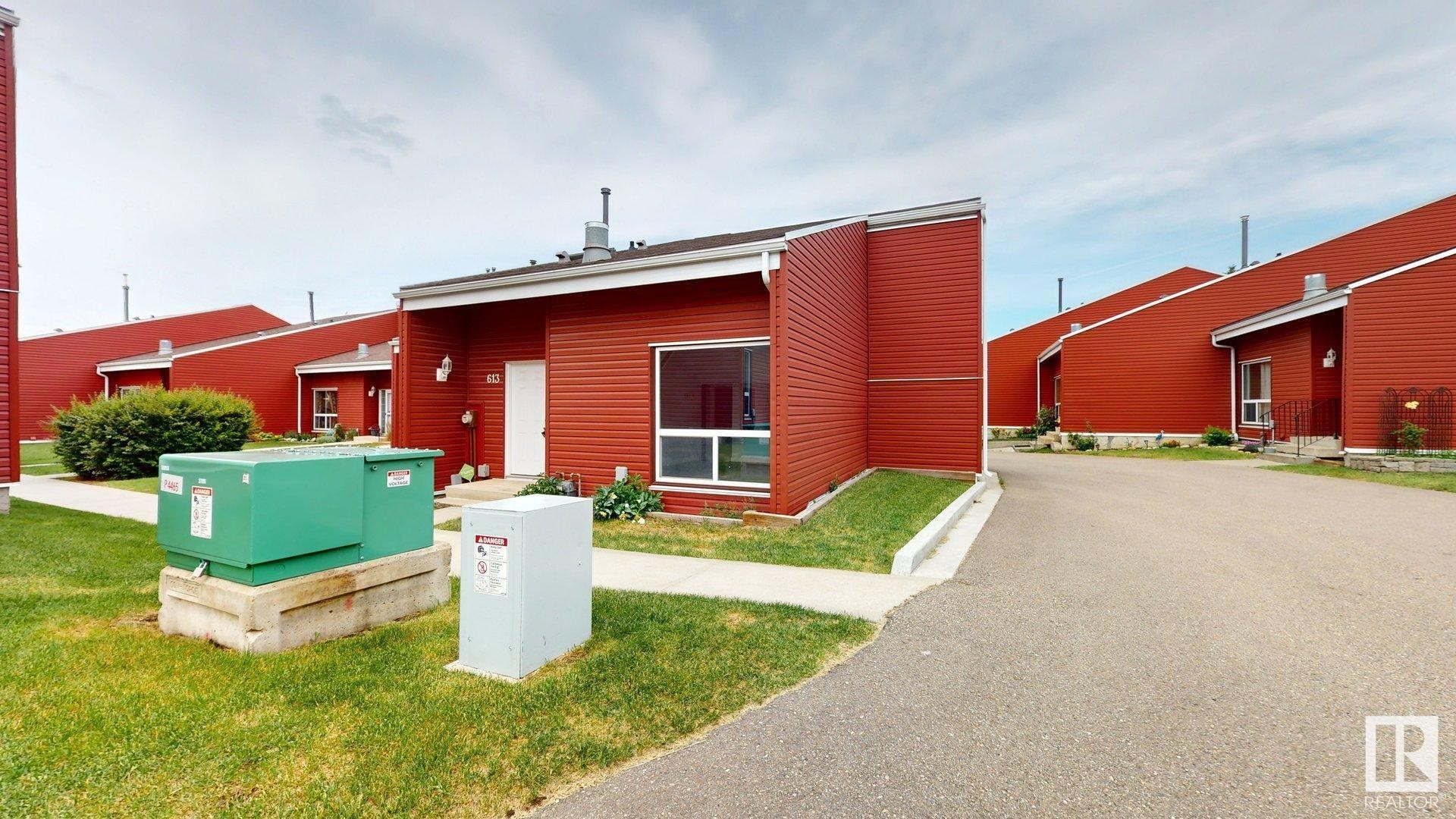 












613 MILLBOURNE Road E

,
Edmonton,




AB
T6X 3N3


