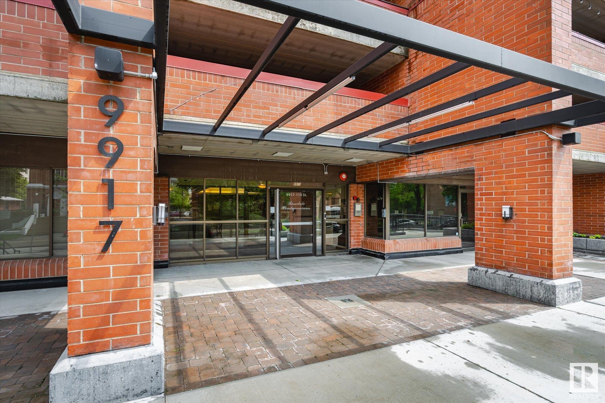












301 9917 110 Street

,
Edmonton,




AB
T5K 2N4


