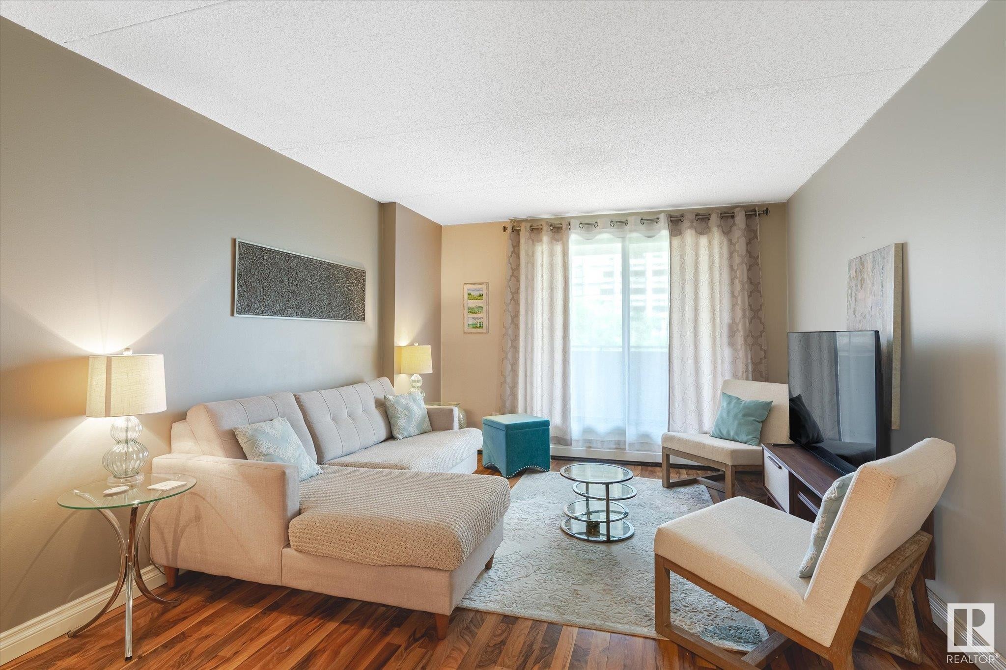 












301 9917 110 Street

,
Edmonton,




AB
T5K 2N4

