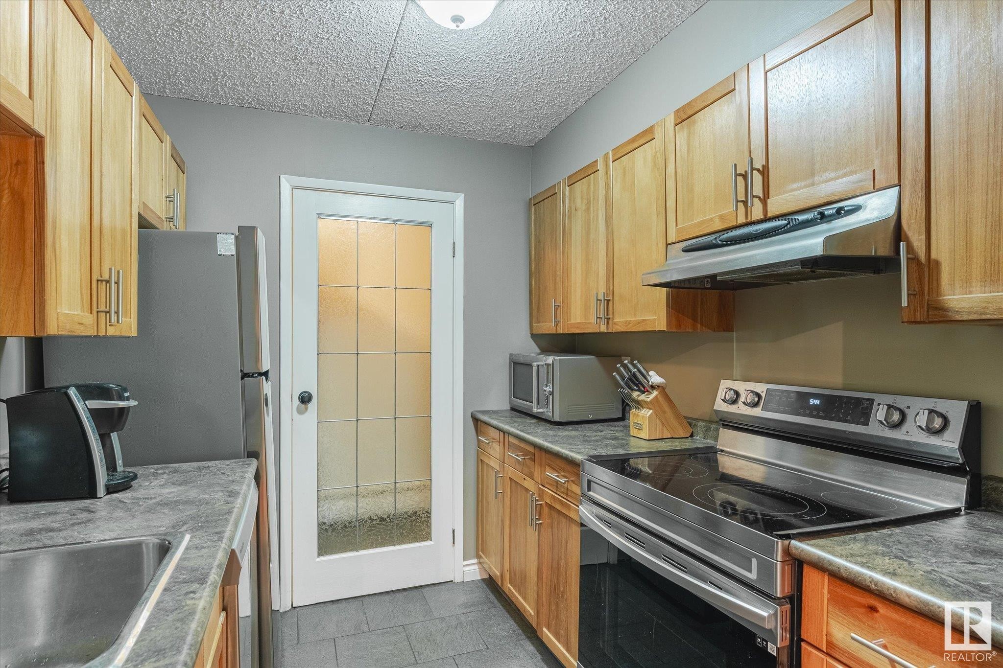 












301 9917 110 Street

,
Edmonton,




AB
T5K 2N4

