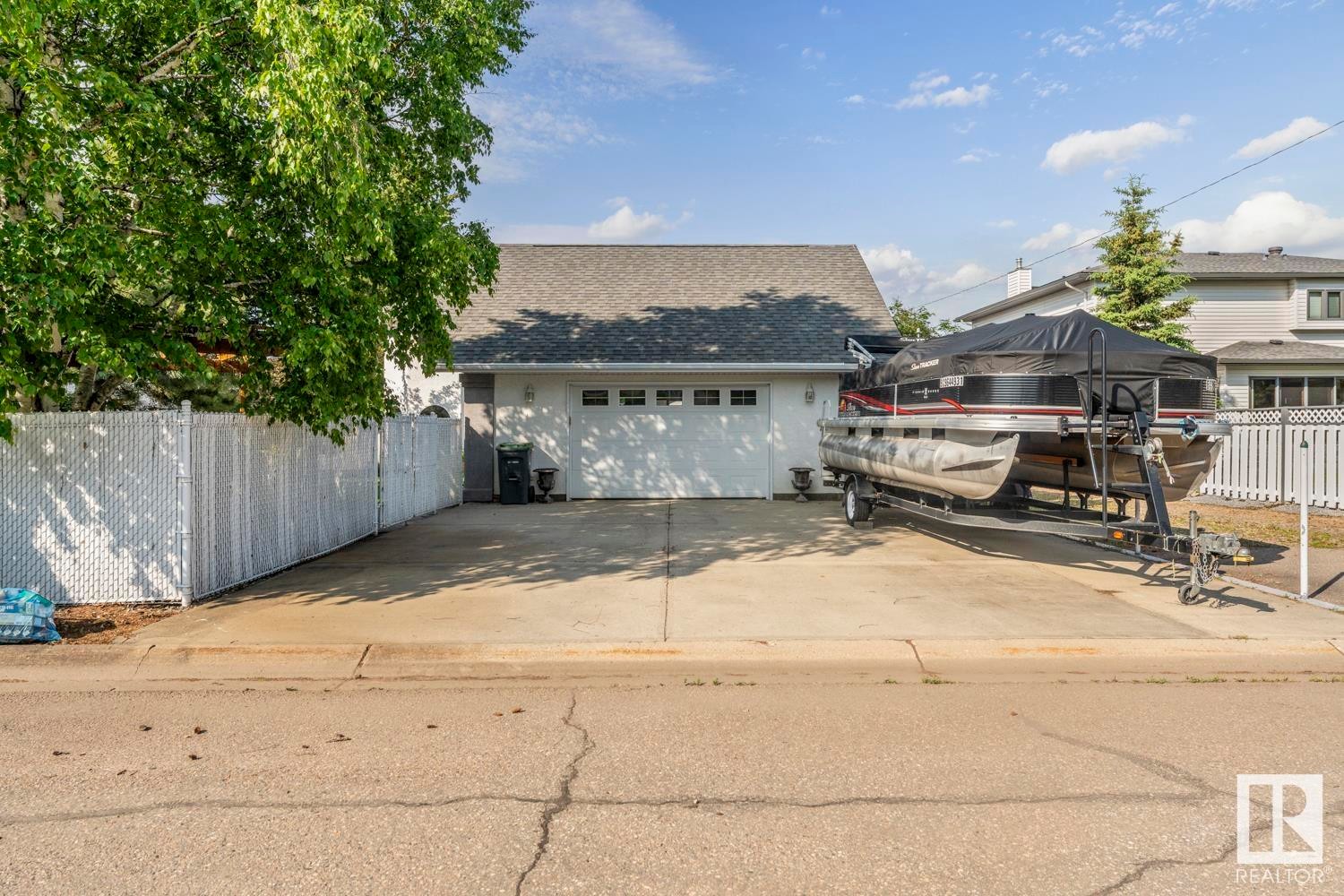 












225 Birch Avenue

,
Cold Lake,




AB
T9M 1E6

