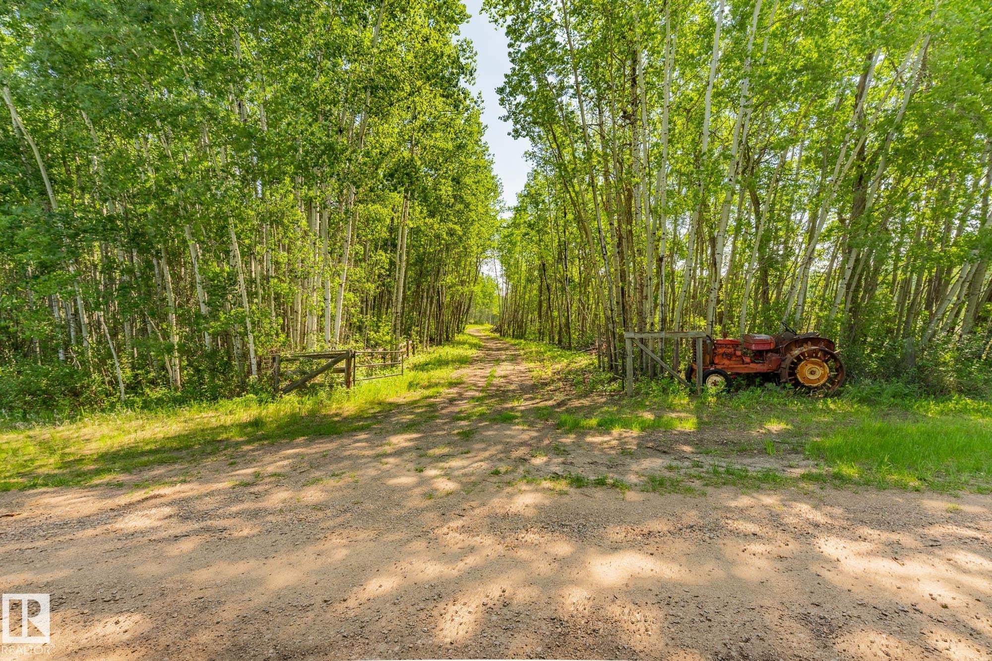 












530035 RR 195

,
Rural Lamont County,







AB
T8G 1G2

