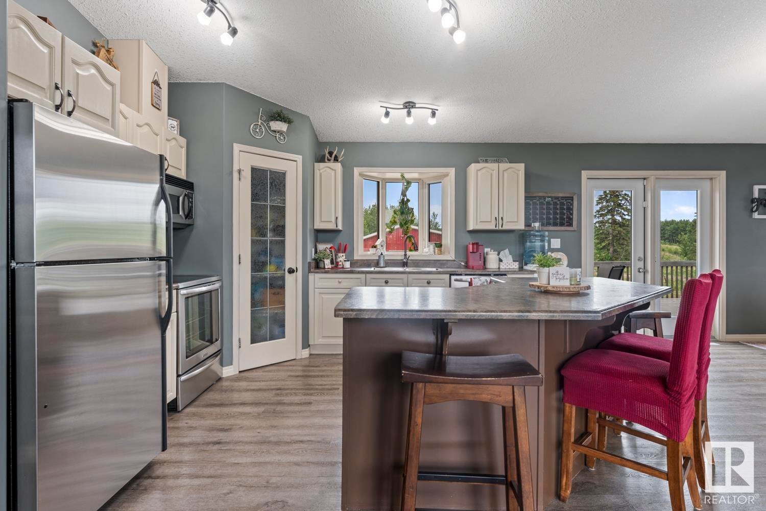 












45220 Township Road 631

,
Rural Bonnyville M.D.,




AB
T9M 1P3

