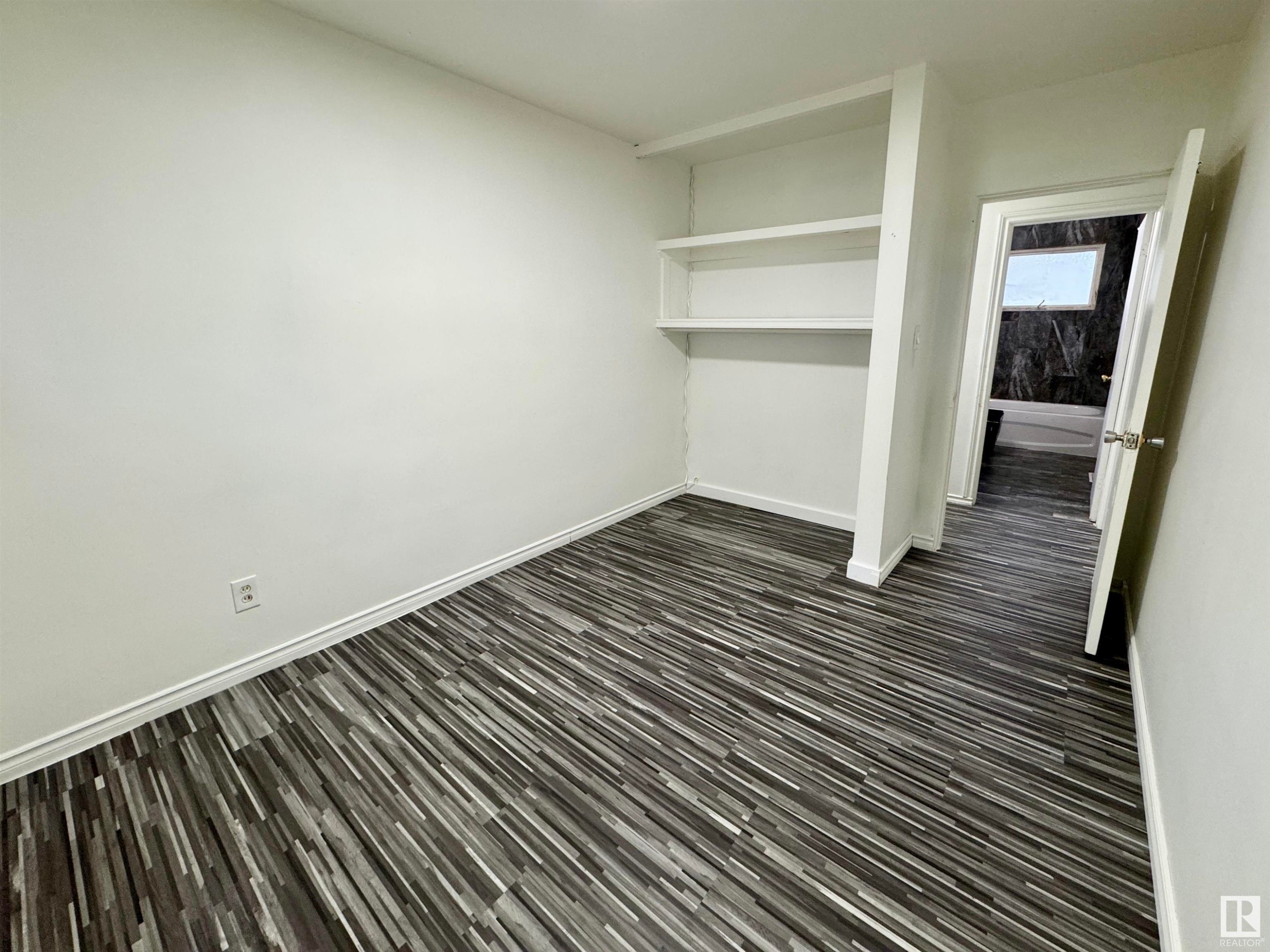 












16415 106 Avenue

,
Edmonton,




AB
T5P 0X1

