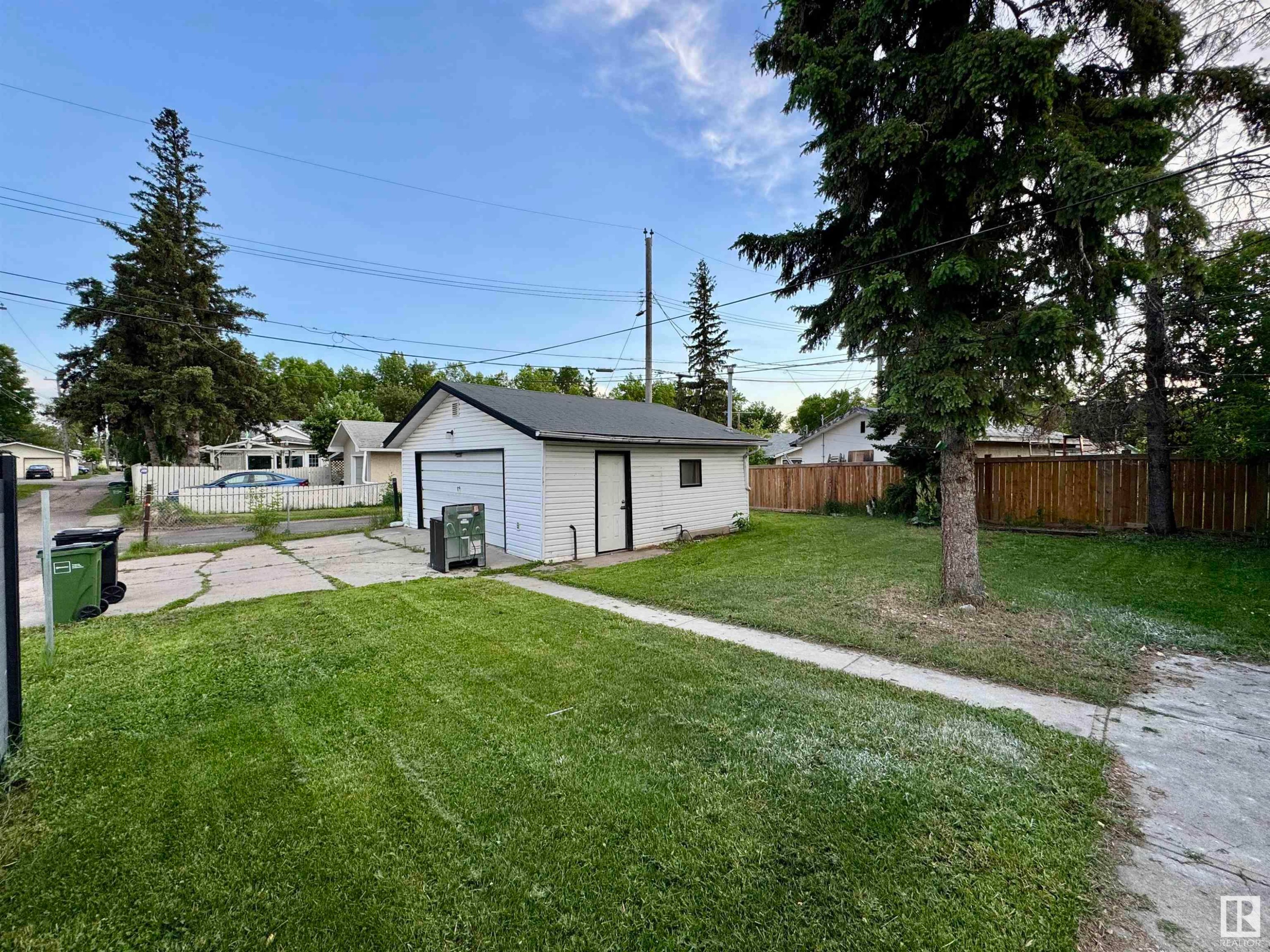 












16415 106 Avenue

,
Edmonton,




AB
T5P 0X1

