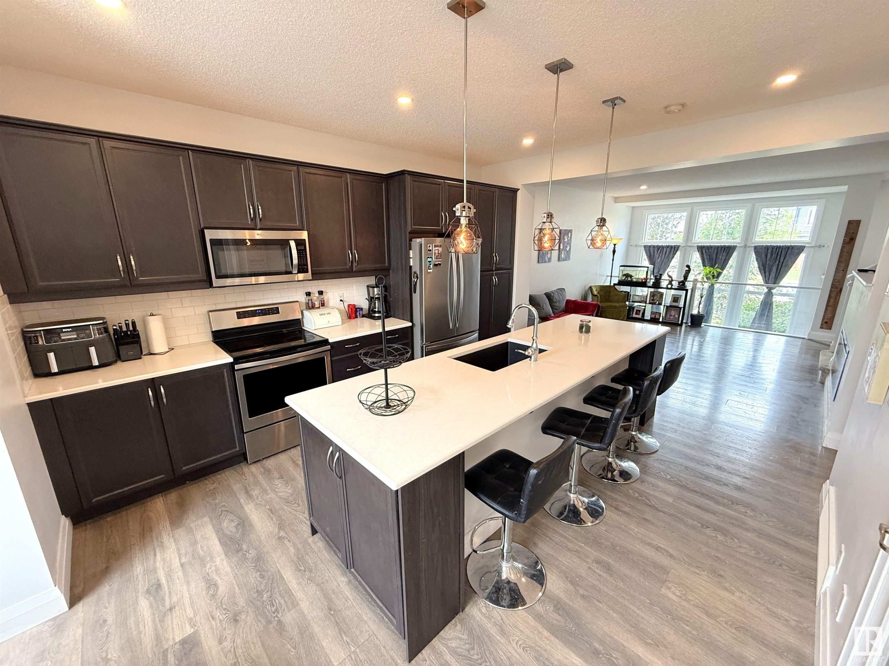 












22385 93A Avenue

,
Edmonton,




AB
T5T 7K3

