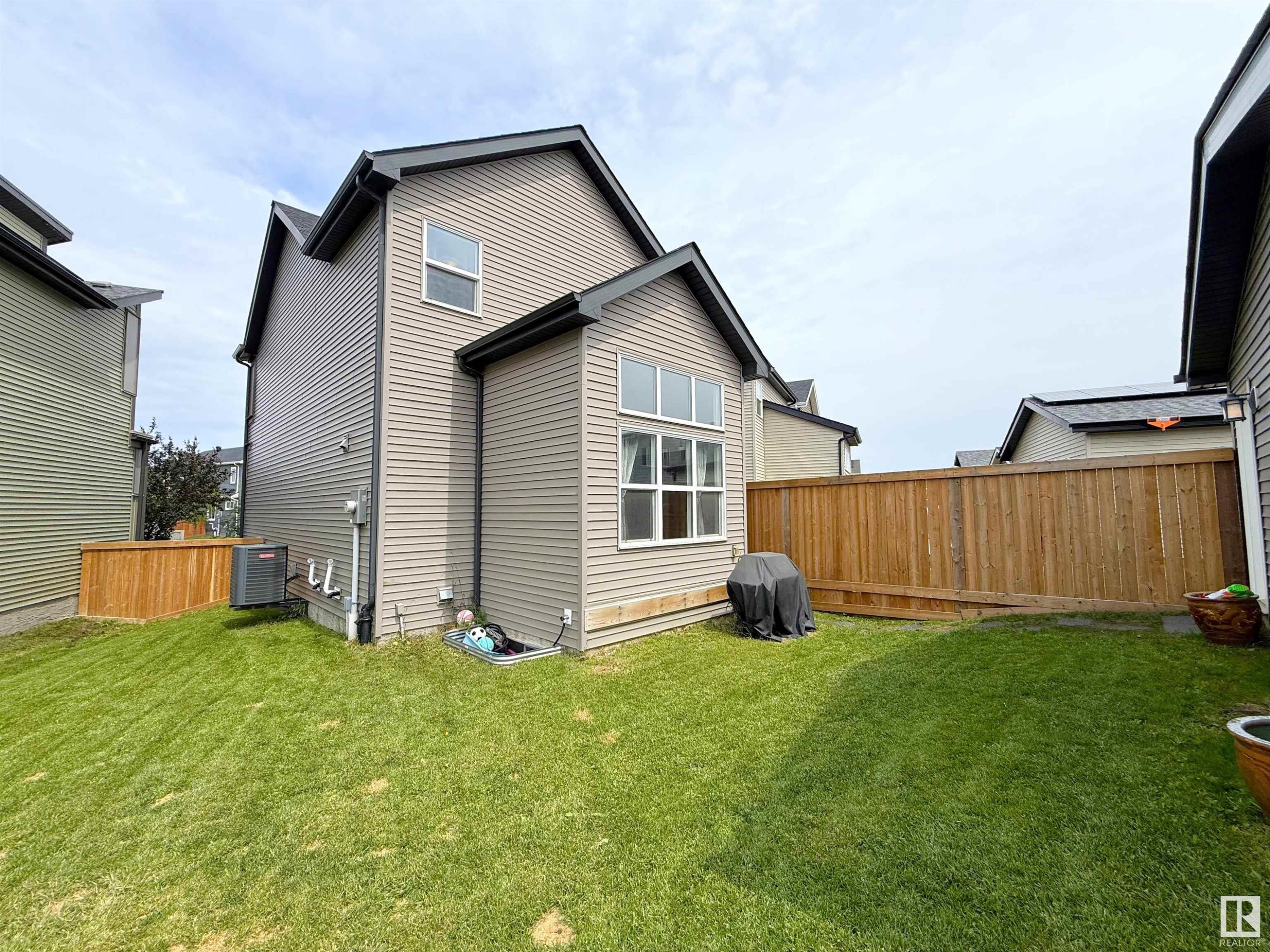 












22385 93A Avenue

,
Edmonton,




AB
T5T 7K3

