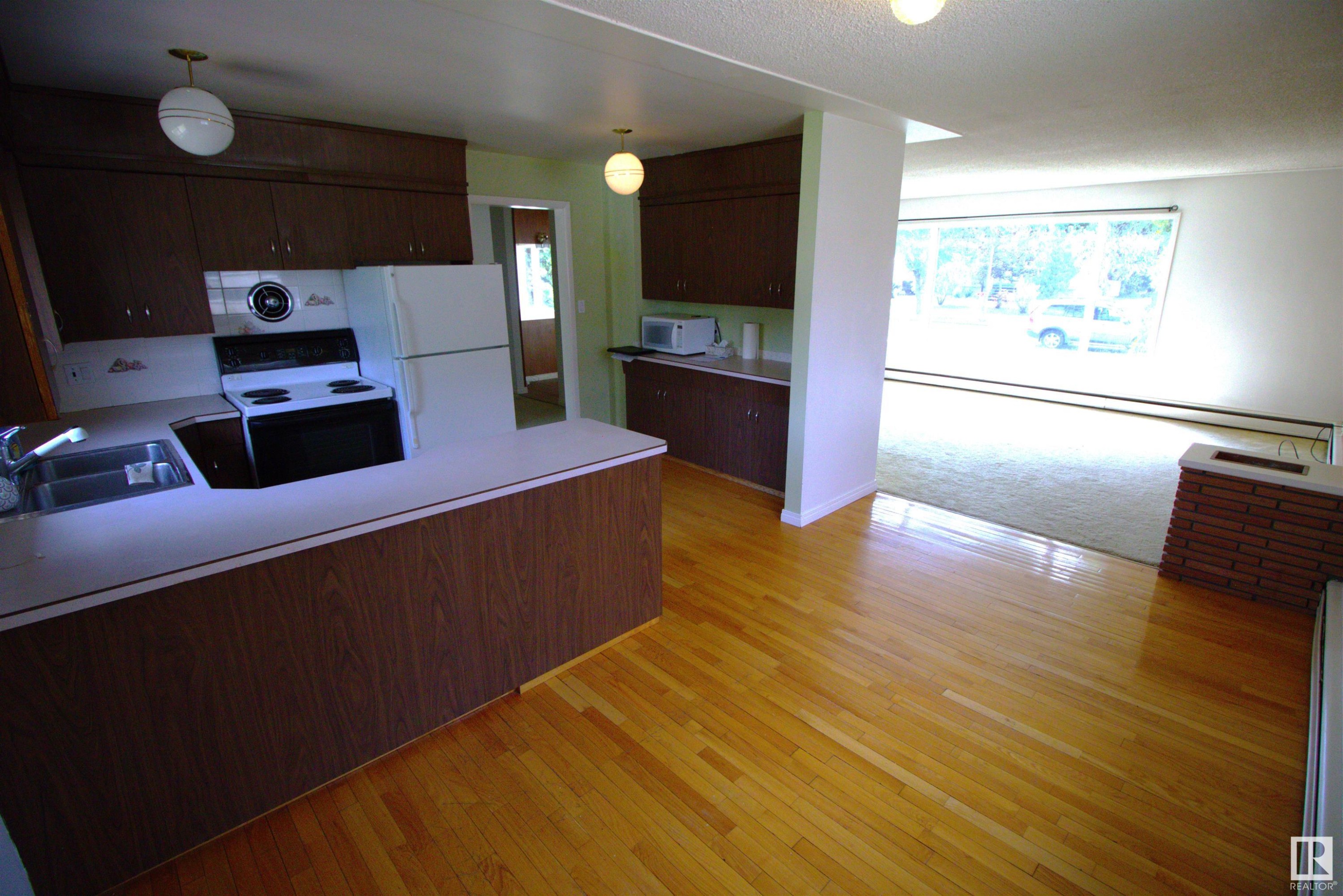 












12411 89 Street

,
Edmonton,




AB
T5B 3X1

