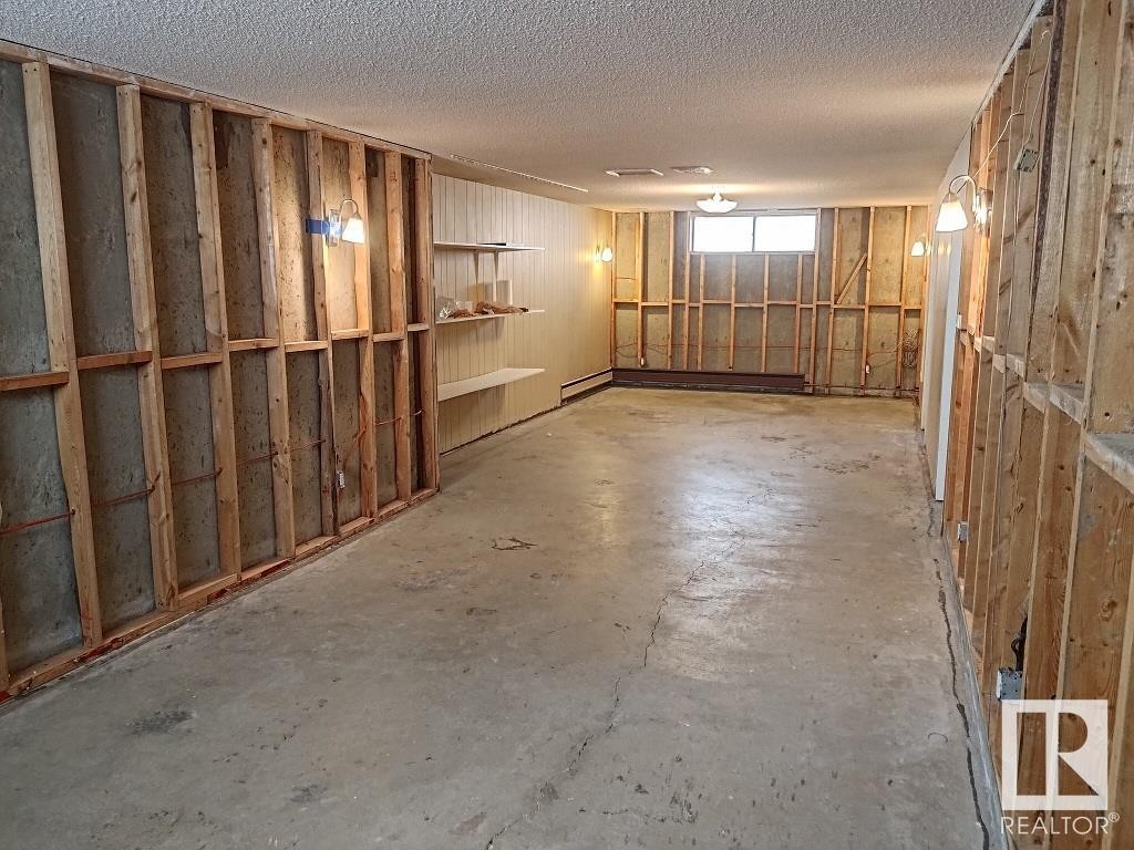 












12411 89 Street

,
Edmonton,




AB
T5B 3X1


