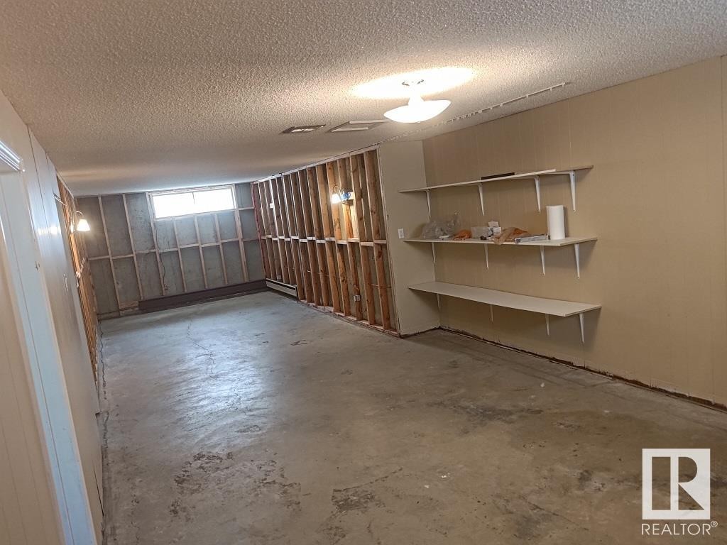 












12411 89 Street

,
Edmonton,




AB
T5B 3X1

