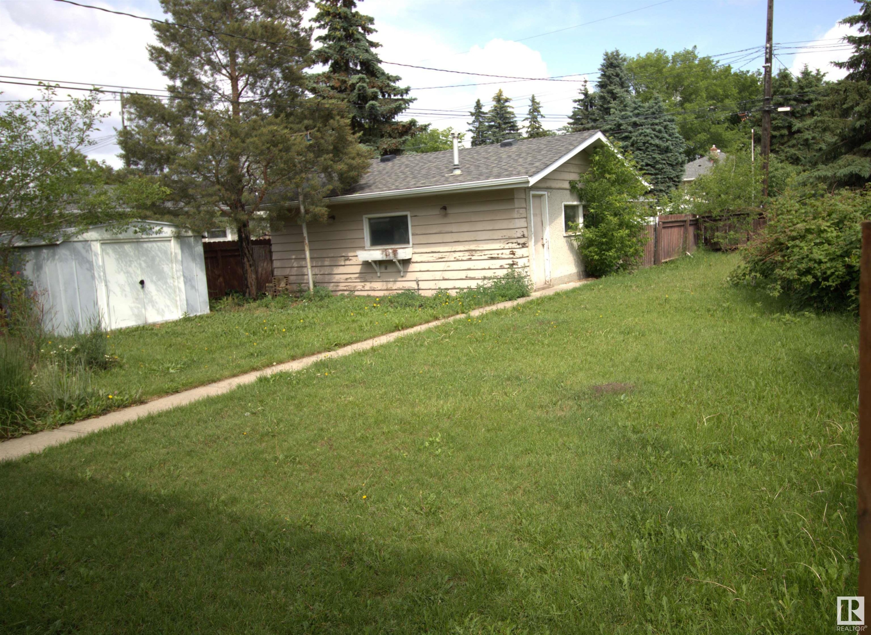 












12411 89 Street

,
Edmonton,




AB
T5B 3X1

