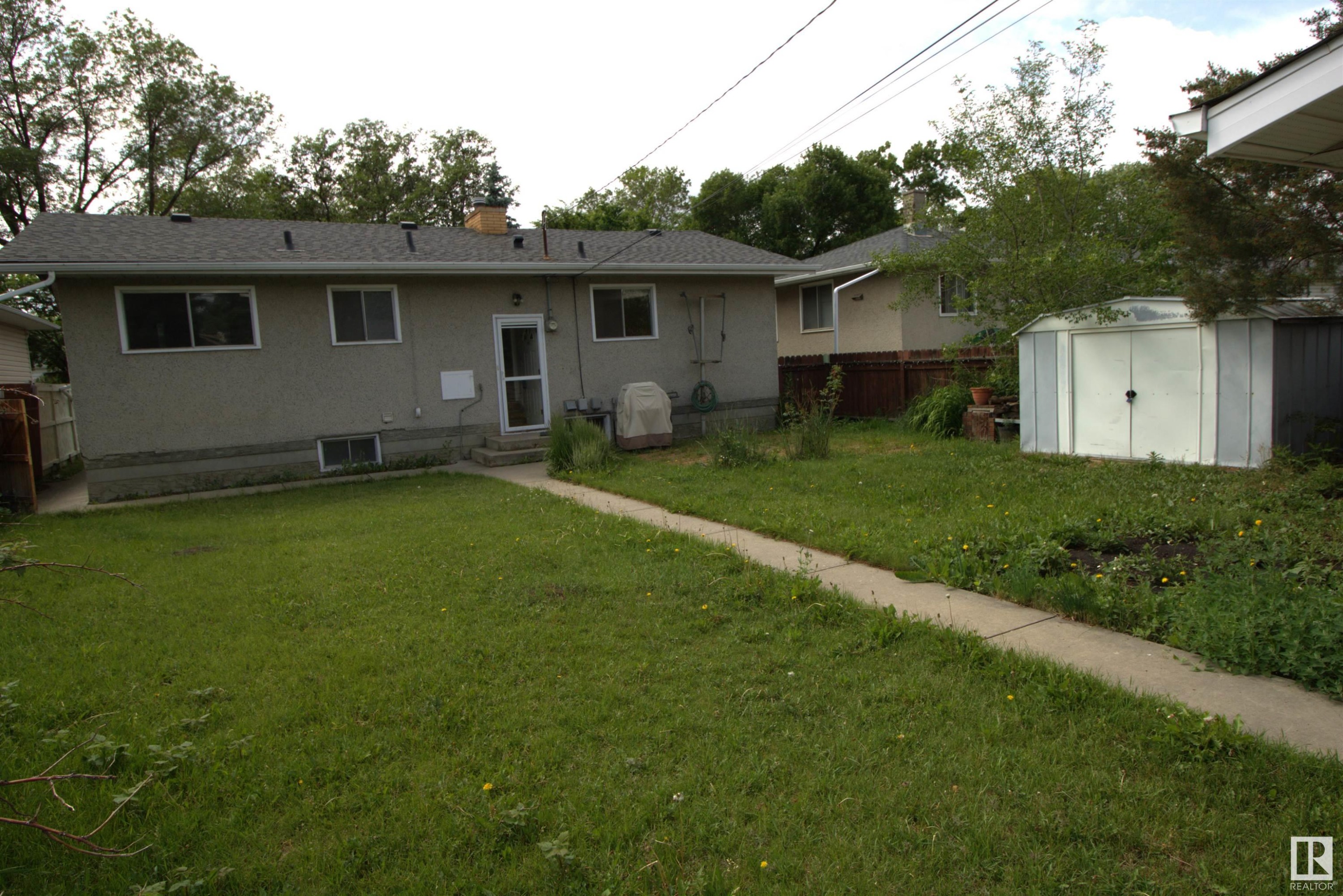 












12411 89 Street

,
Edmonton,




AB
T5B 3X1

