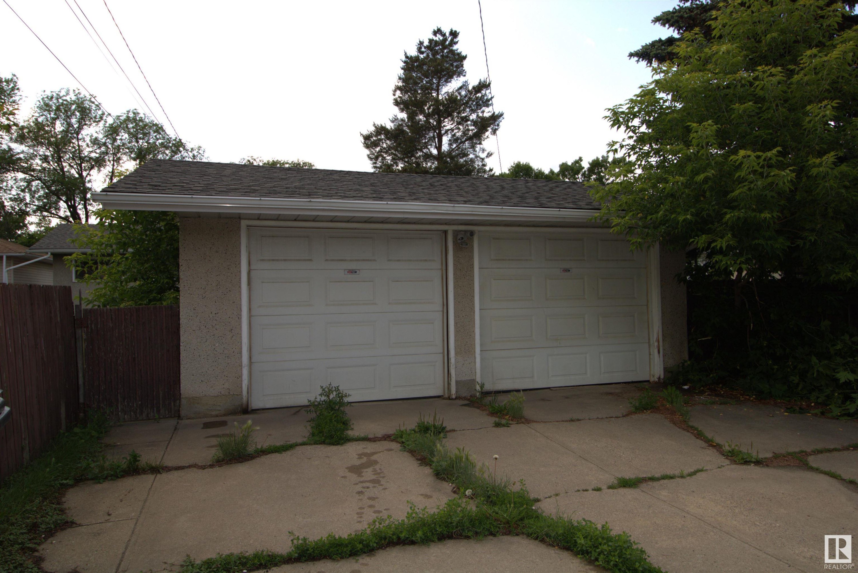 












12411 89 Street

,
Edmonton,




AB
T5B 3X1

