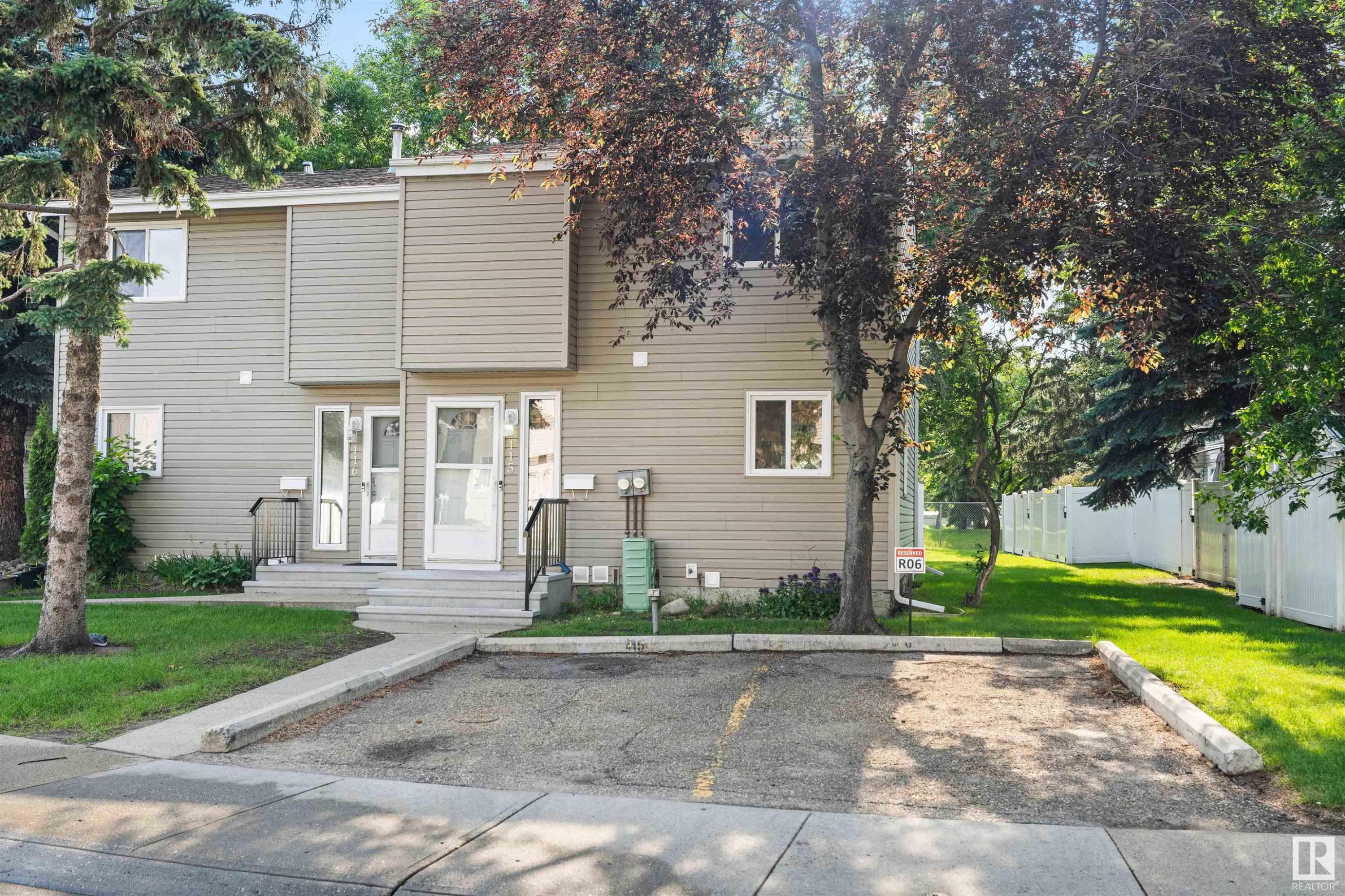












115 87 BROOKWOOD Drive

,
Spruce Grove,




AB
T7X 1A4

