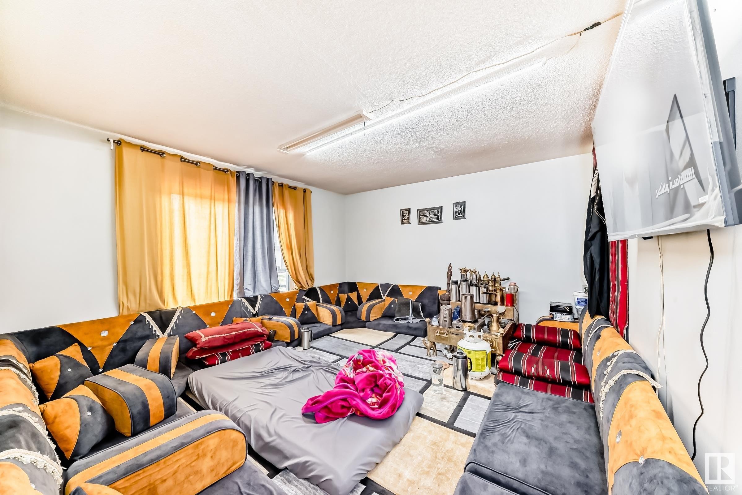 












236 3307 116A Avenue

,
Edmonton,




AB
T5W 5J9

