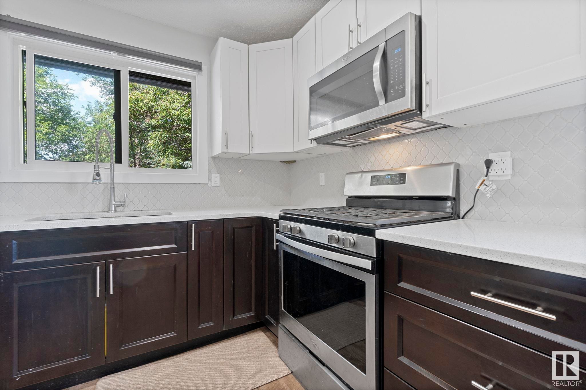 












18404 66 Avenue

,
Edmonton,




AB
T5T 2M2

