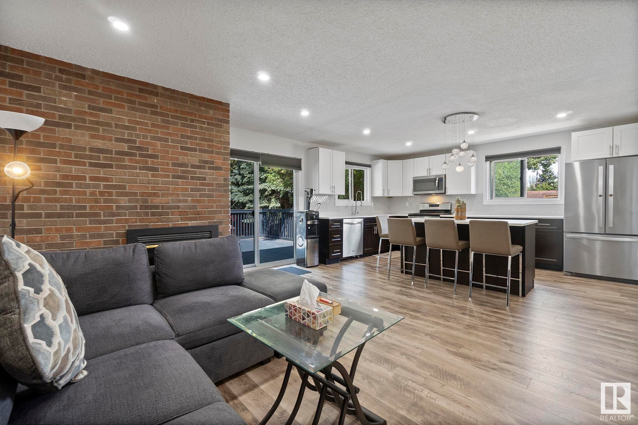 












18404 66 Avenue

,
Edmonton,




AB
T5T 2M2

