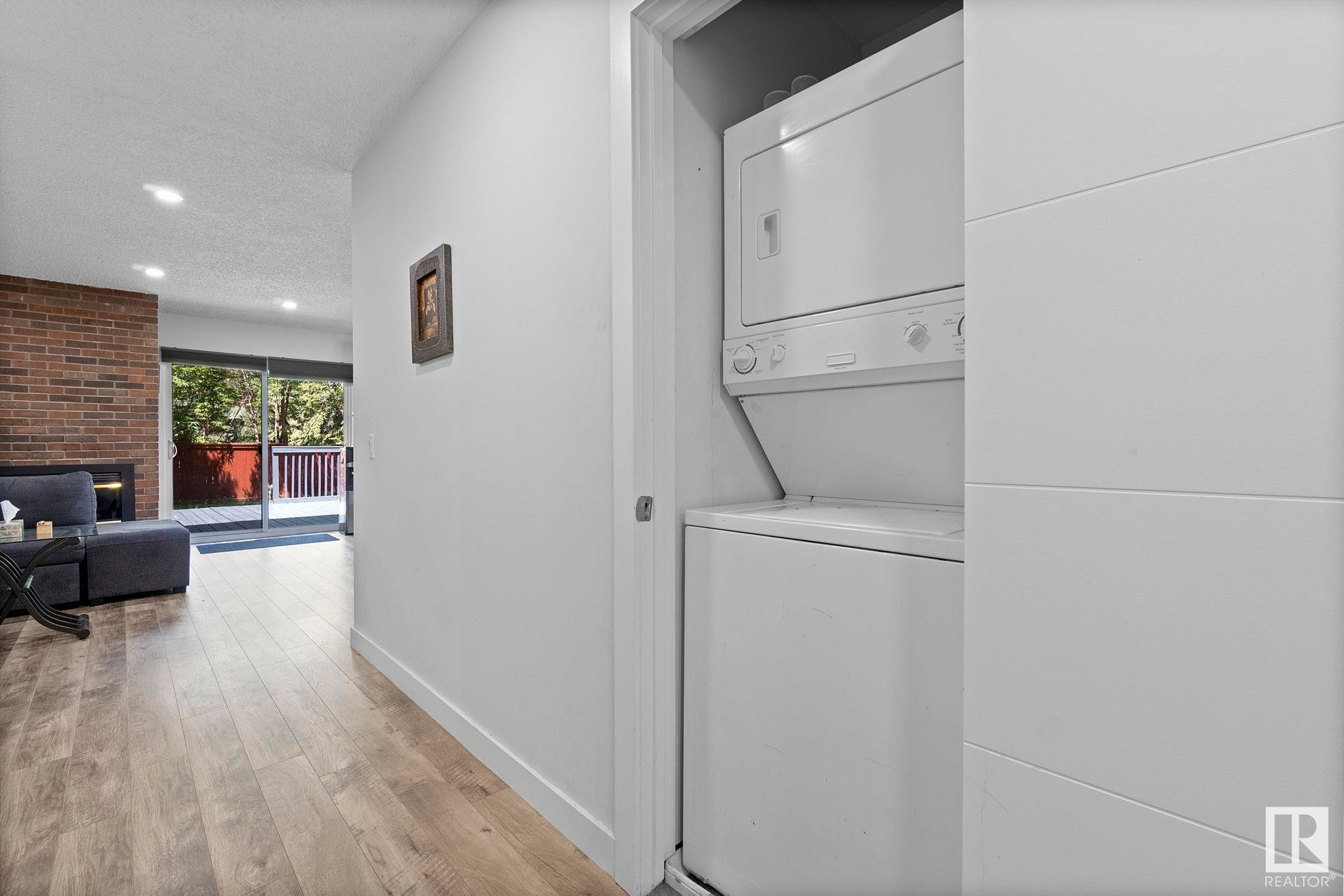 












18404 66 Avenue

,
Edmonton,




AB
T5T 2M2

