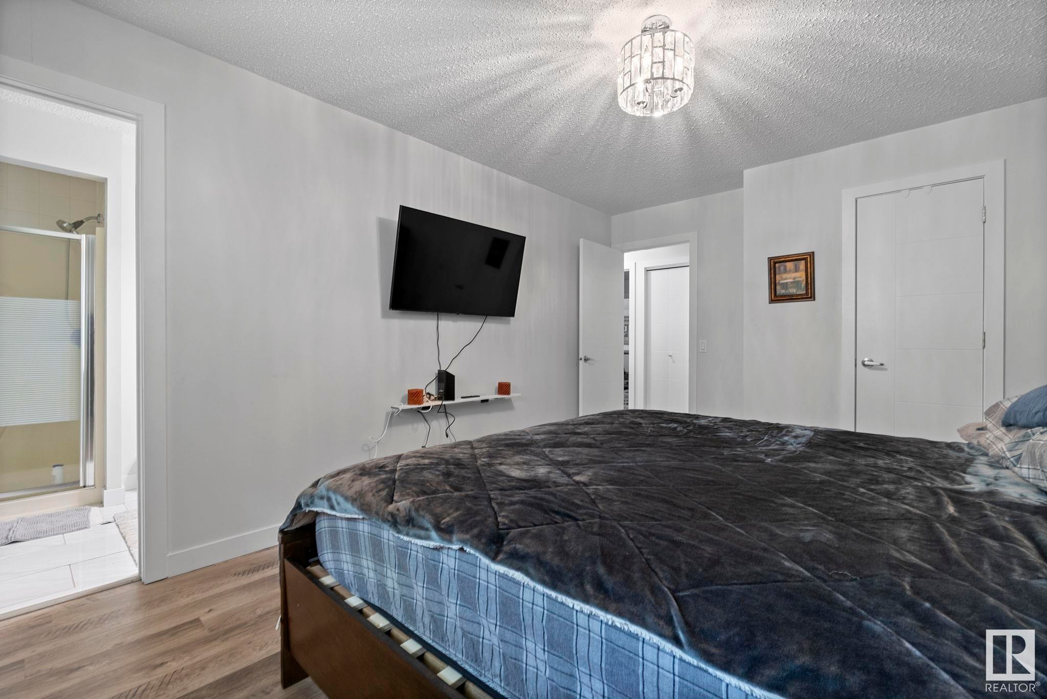 












18404 66 Avenue

,
Edmonton,




AB
T5T 2M2

