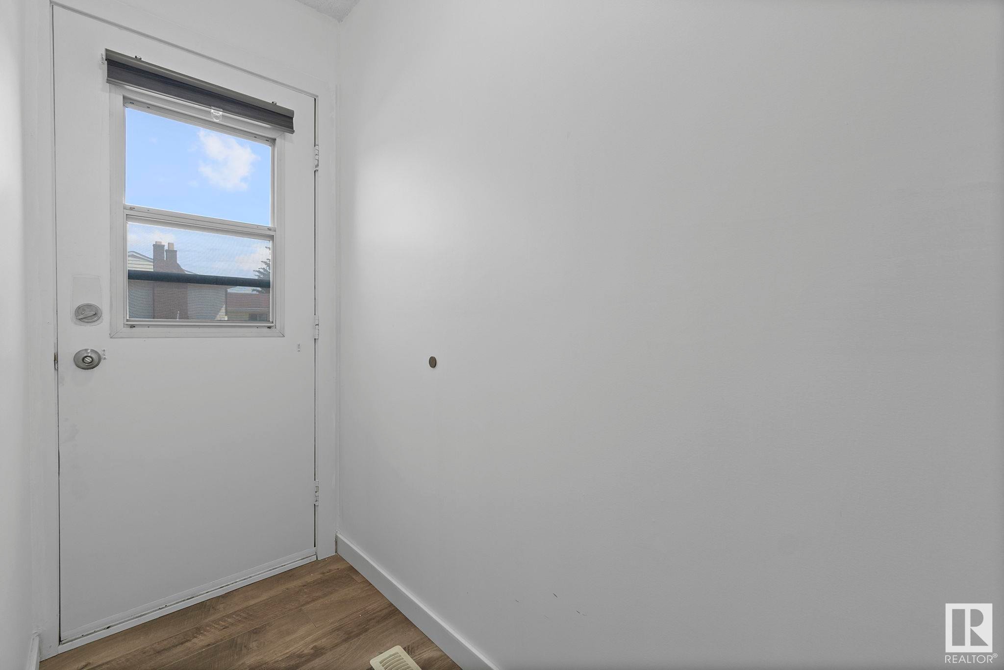 












18404 66 Avenue

,
Edmonton,




AB
T5T 2M2

