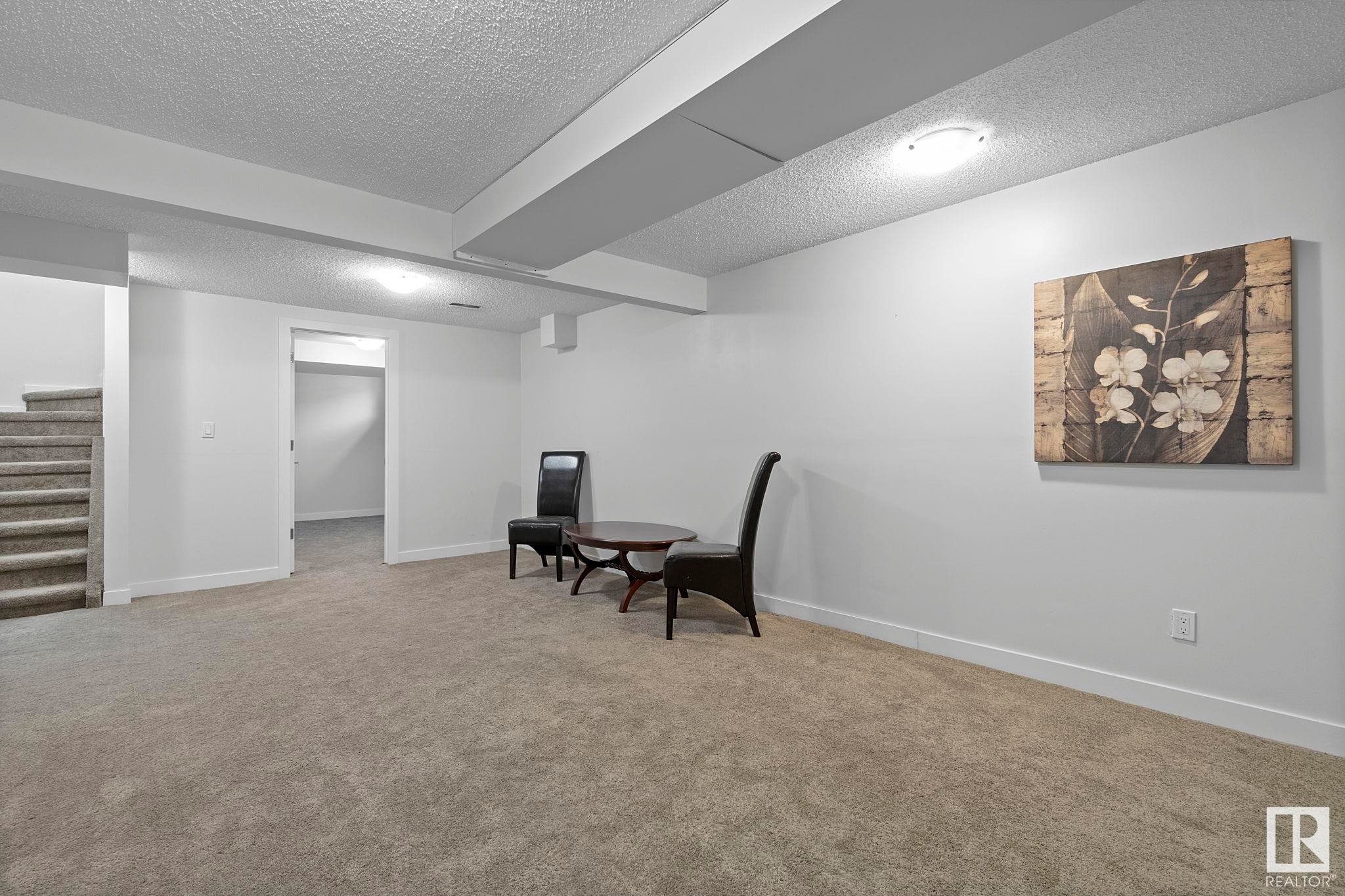 












18404 66 Avenue

,
Edmonton,




AB
T5T 2M2

