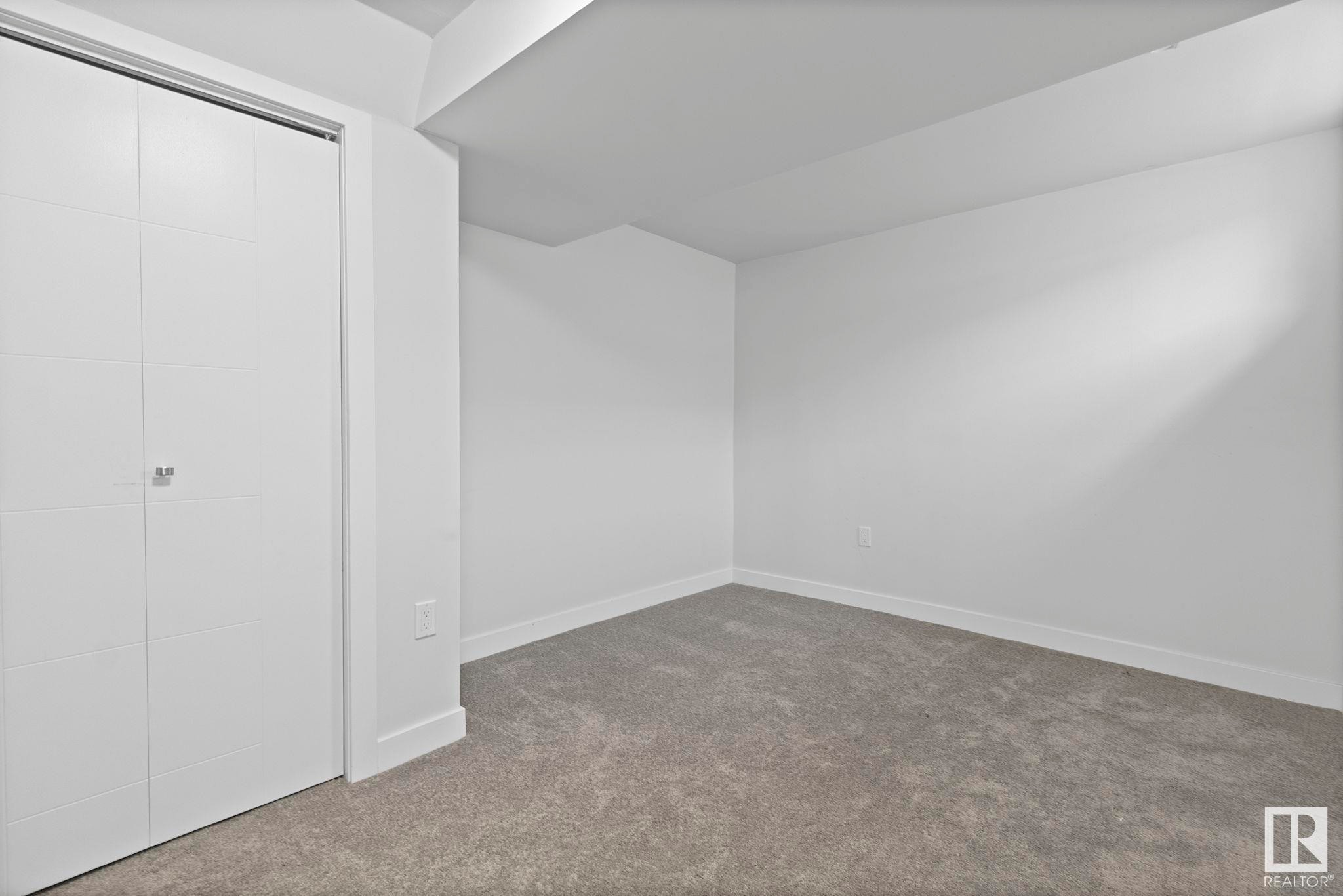 












18404 66 Avenue

,
Edmonton,




AB
T5T 2M2

