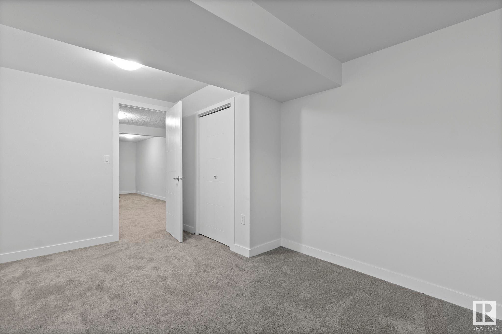 












18404 66 Avenue

,
Edmonton,




AB
T5T 2M2

