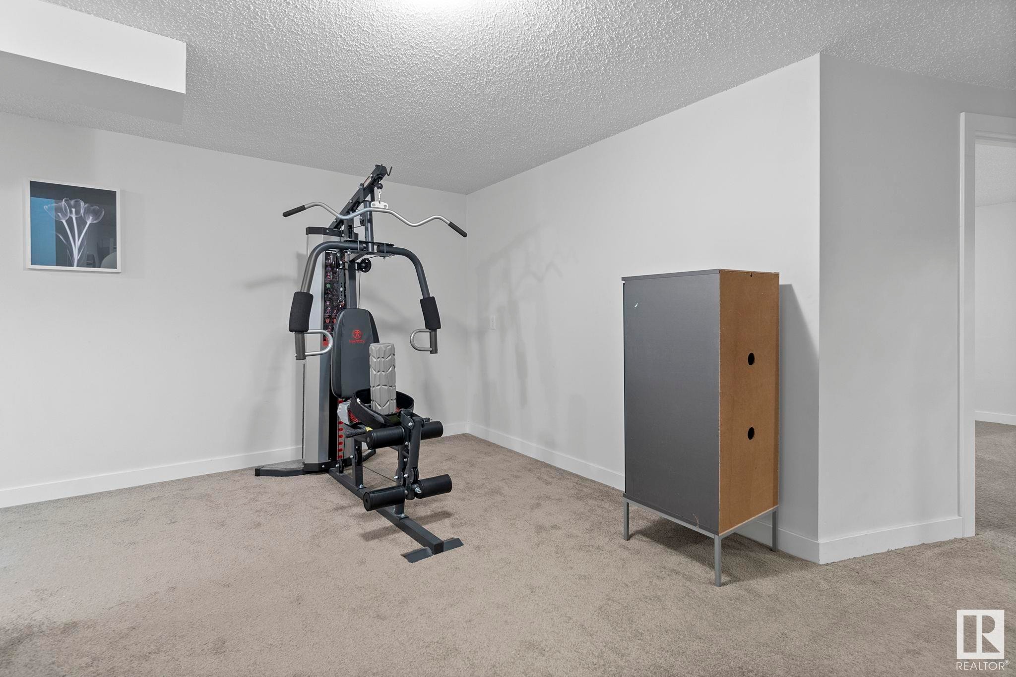 












18404 66 Avenue

,
Edmonton,




AB
T5T 2M2


