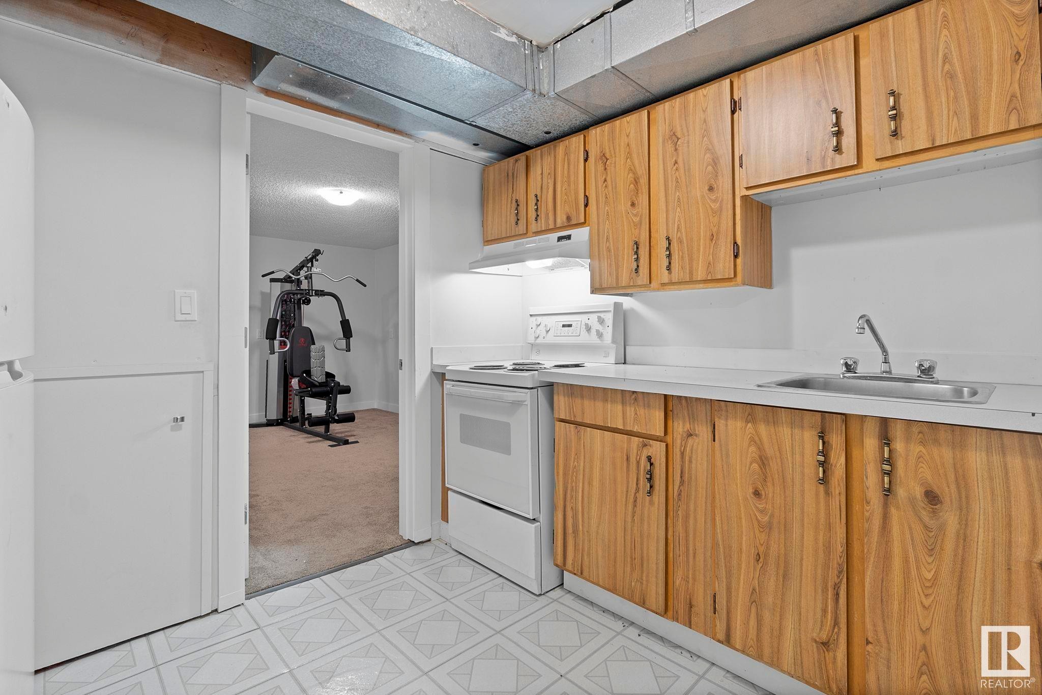 












18404 66 Avenue

,
Edmonton,




AB
T5T 2M2

