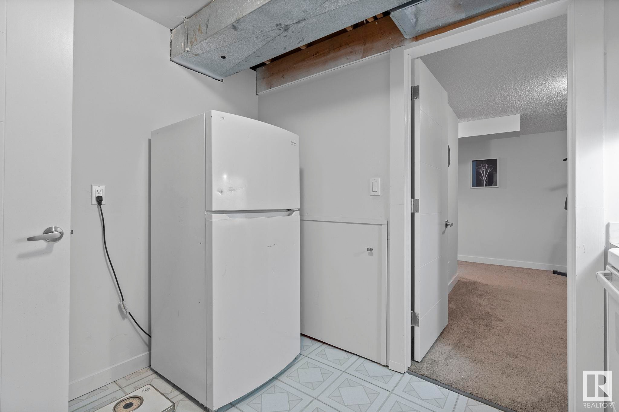 












18404 66 Avenue

,
Edmonton,




AB
T5T 2M2

