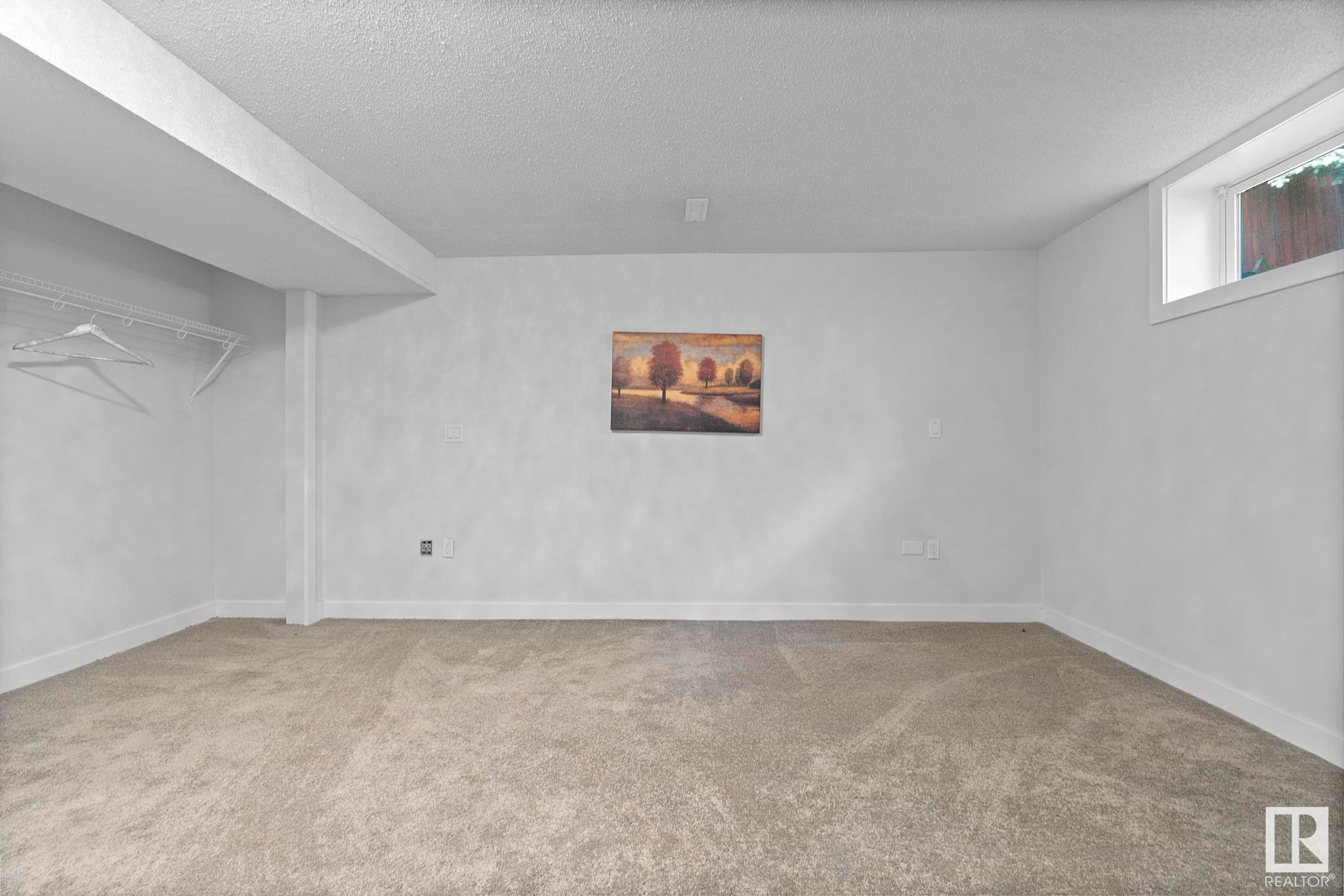 












18404 66 Avenue

,
Edmonton,




AB
T5T 2M2

